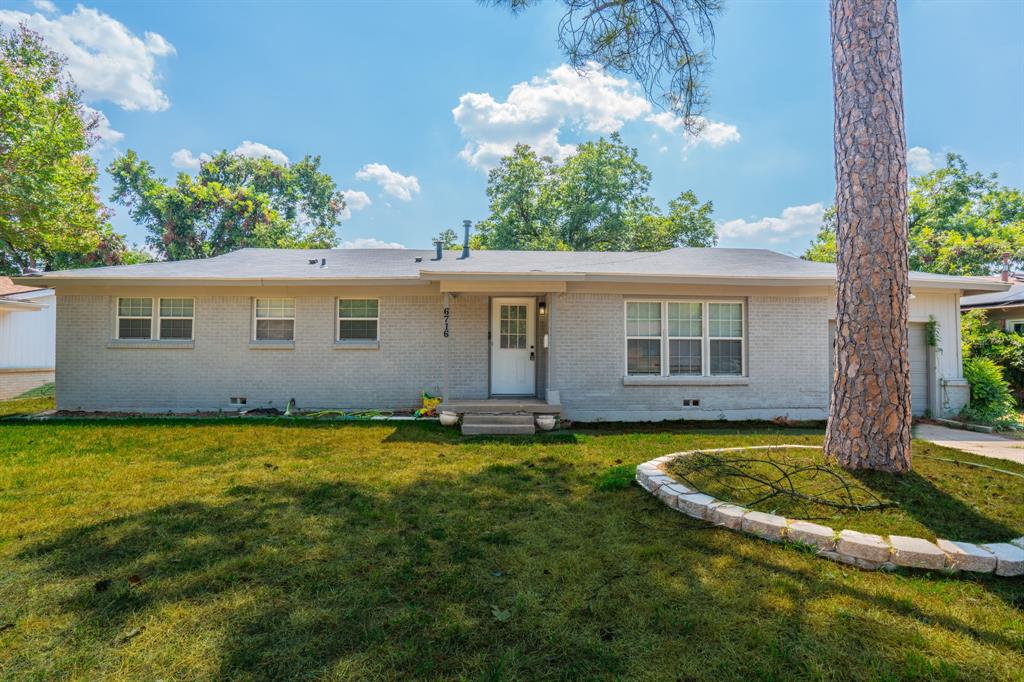 6716 John Drive Property Photo 1