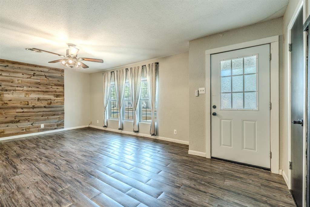 6716 John Drive Property Photo 2
