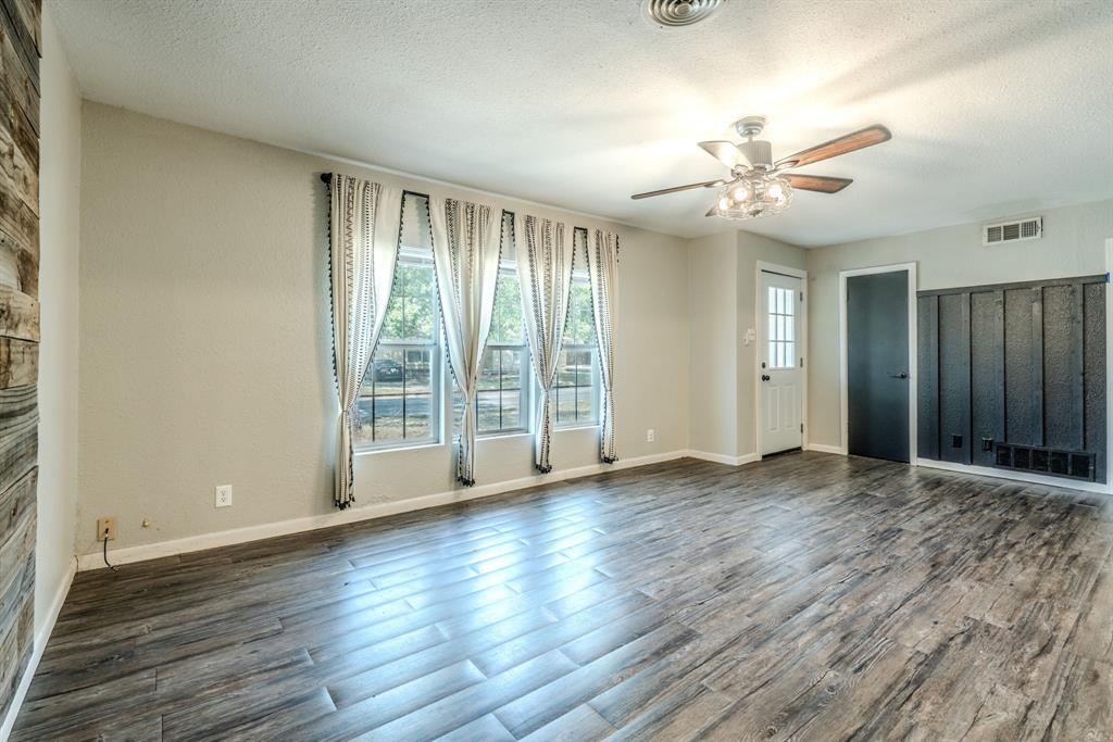 6716 John Drive Property Photo 3