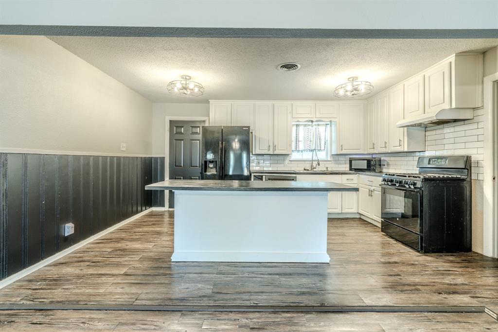 6716 John Drive Property Photo 4
