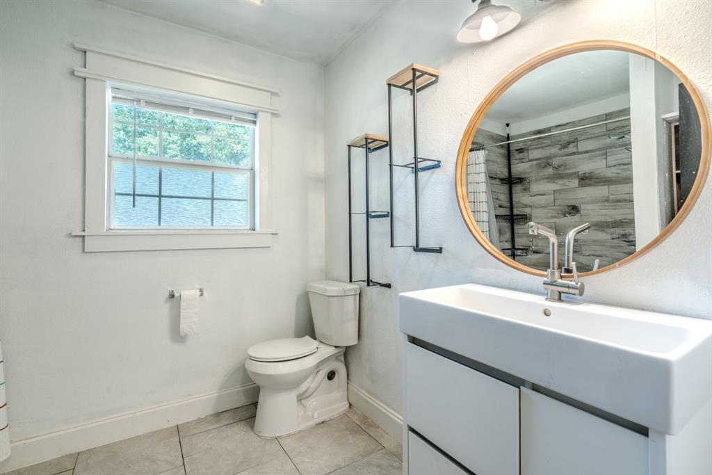 6716 John Drive Property Photo 10