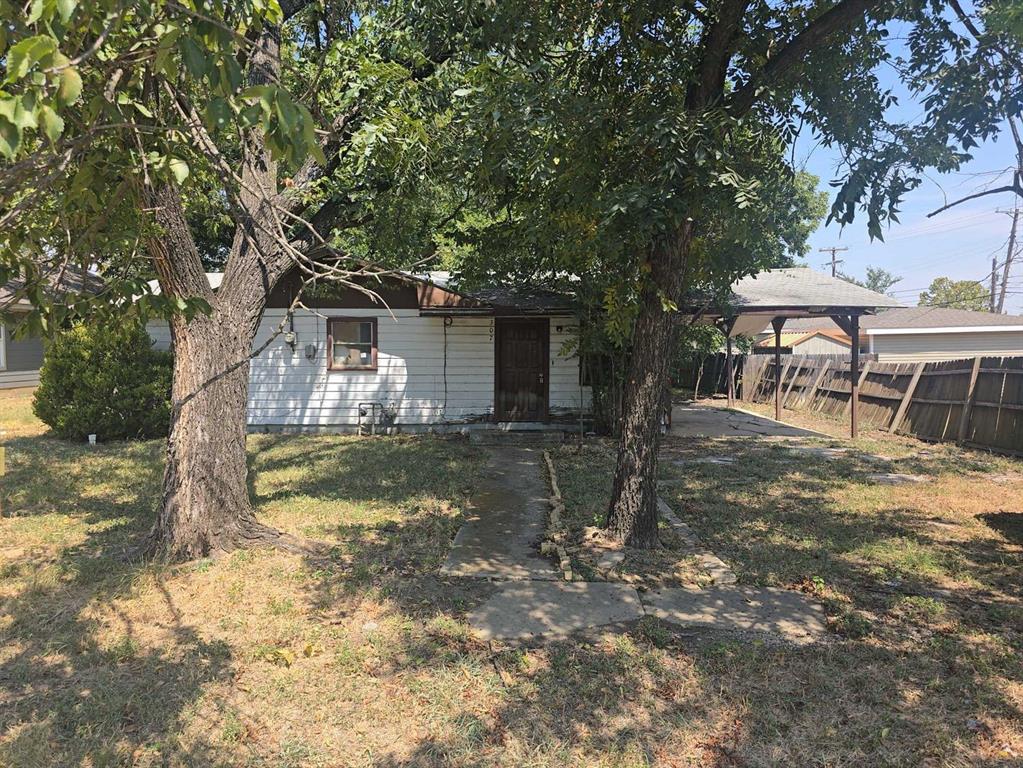 307 E Weaver Avenue Property Photo 1