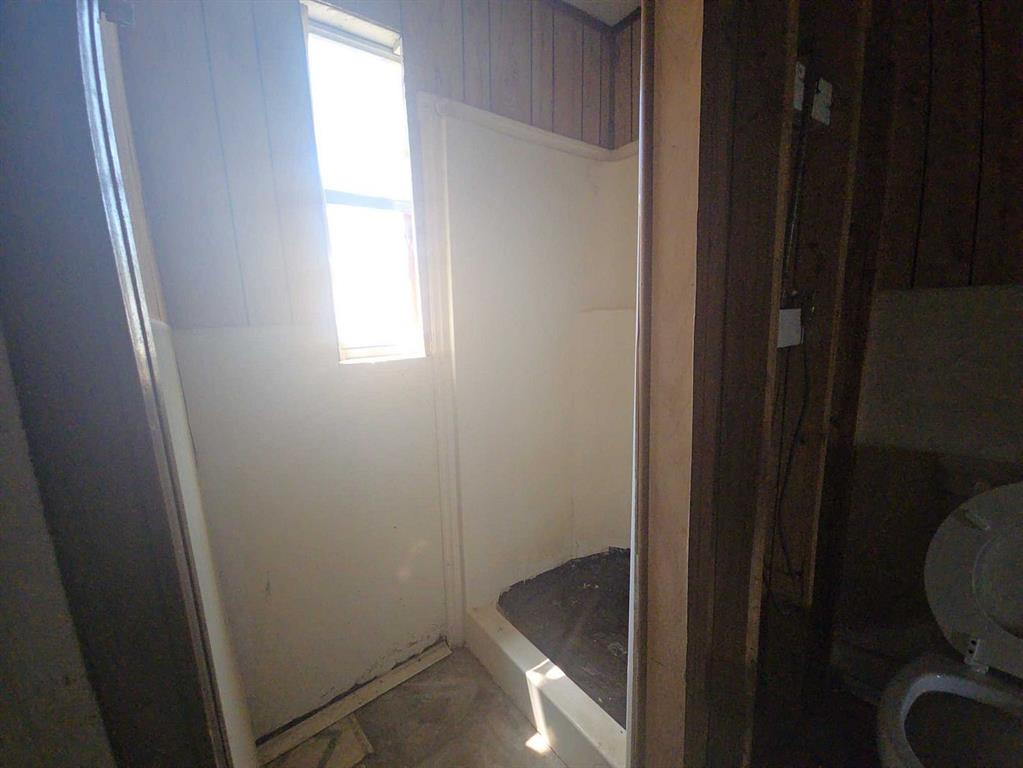 307 E Weaver Avenue Property Photo 4