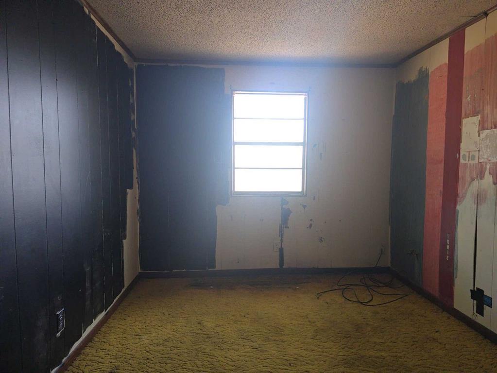 307 E Weaver Avenue Property Photo 6