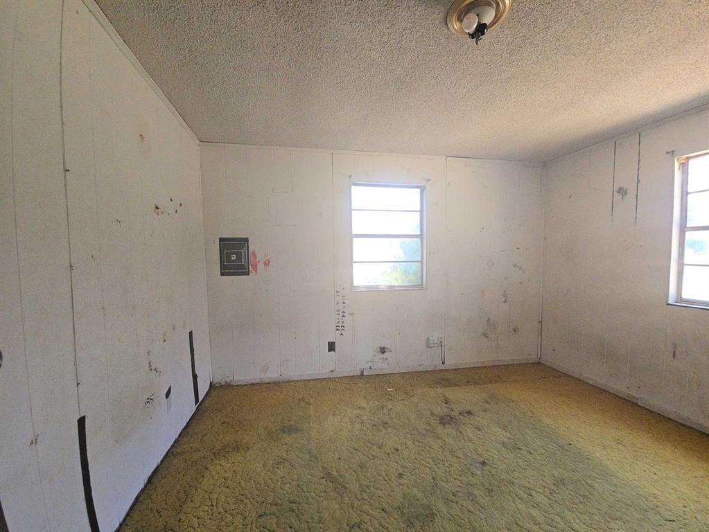 307 E Weaver Avenue Property Photo 11