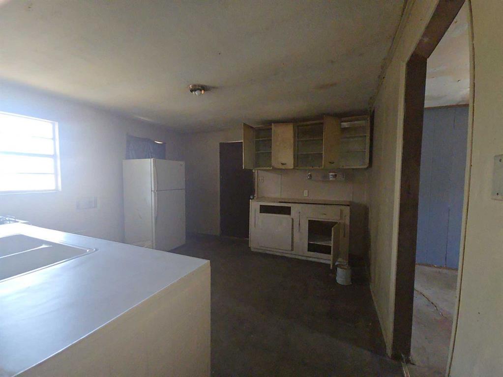 307 E Weaver Avenue Property Photo 16