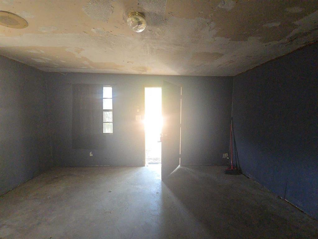 307 E Weaver Avenue Property Photo 18