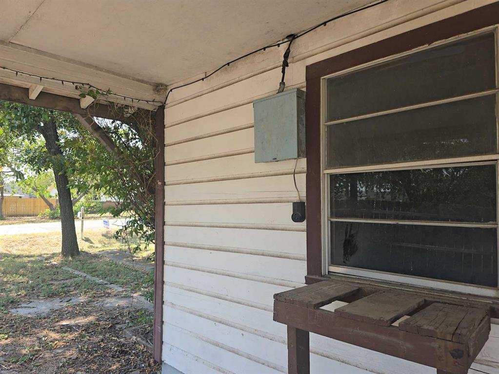 307 E Weaver Avenue Property Photo 23