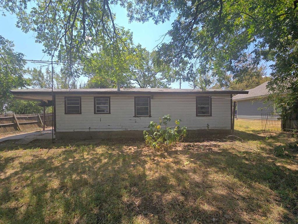 307 E Weaver Avenue Property Photo 24