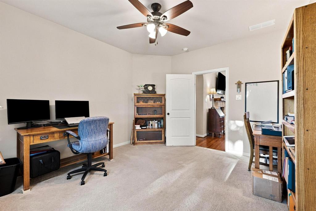 10381 Fm 512 Property Photo 17