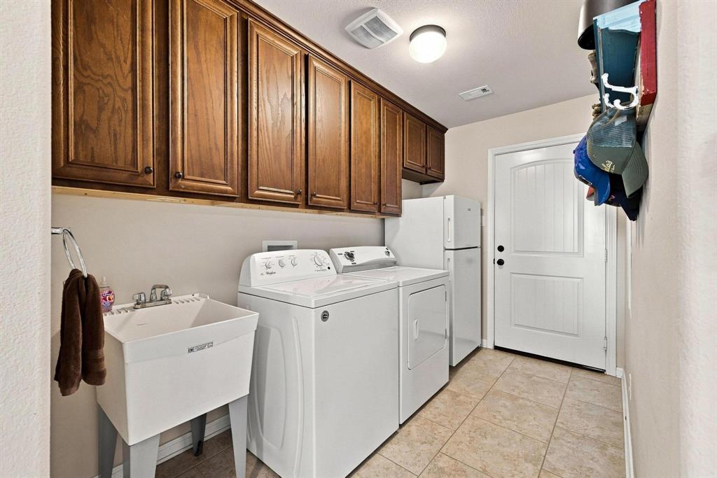 10381 Fm 512 Property Photo 21