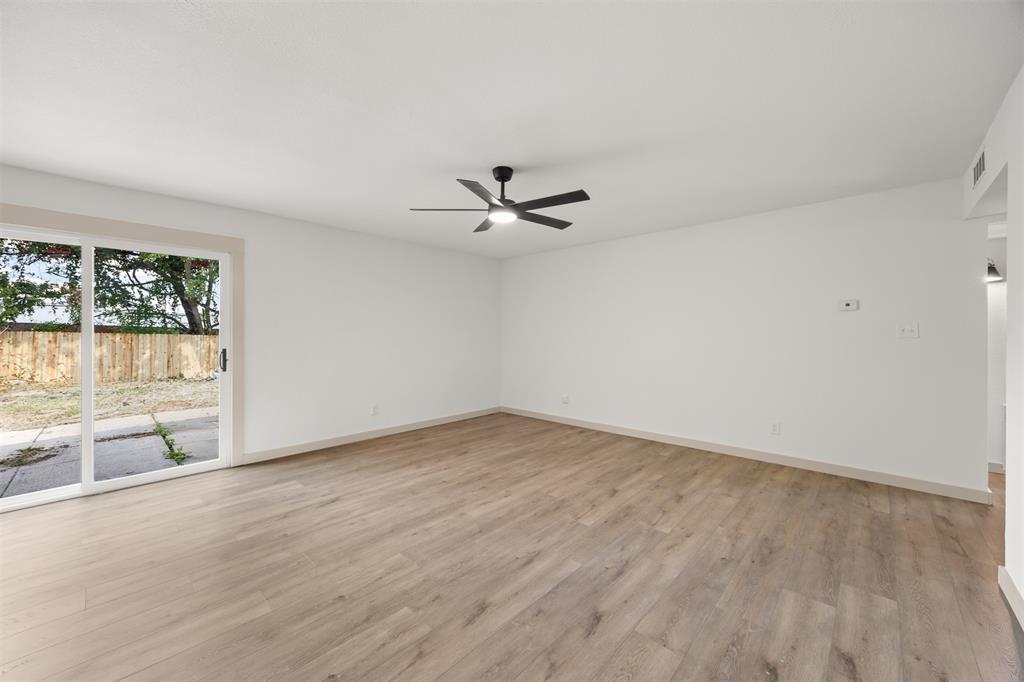2304 Yorktown Drive Property Photo 8