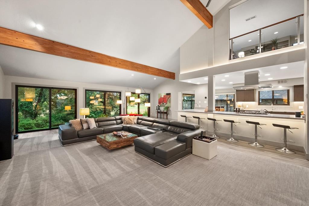 1422 Country Club Road Property Photo 1