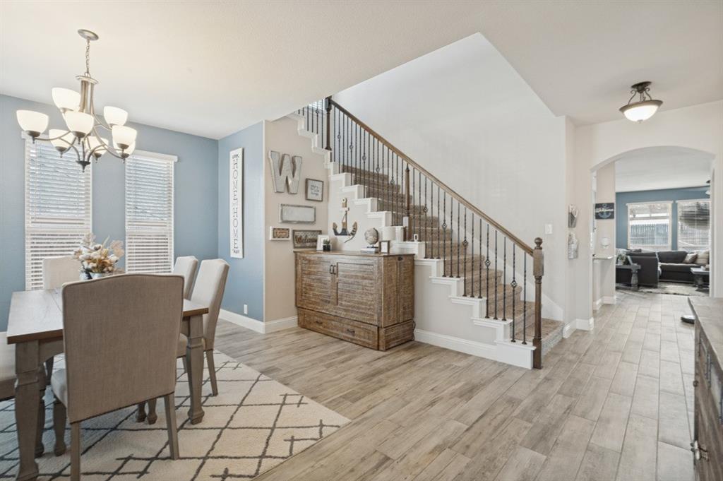 1903 Maplewood Drive Property Photo 2