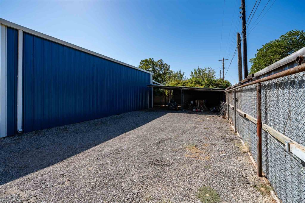502 S Orient Street Property Photo 8