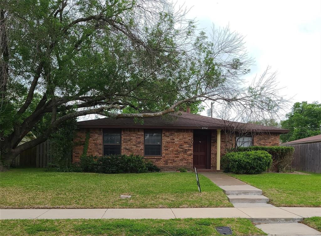 8902 VERNON Property Photo 1