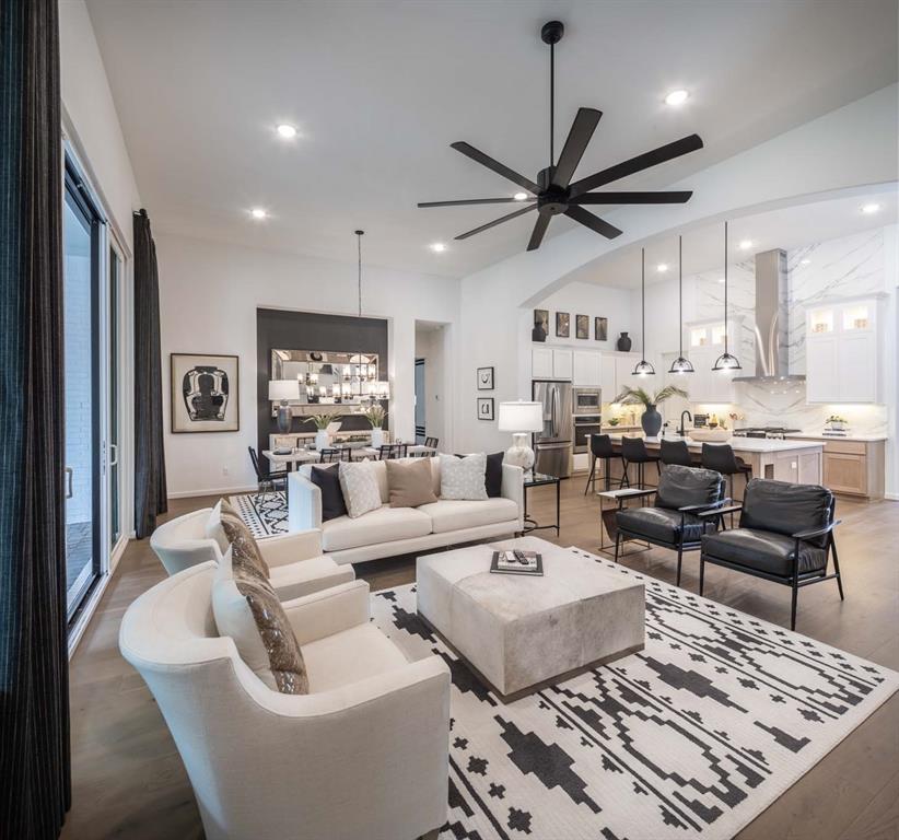 2016 Acoma Way Property Photo 3