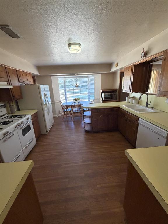 1329 E Union Bower Road Property Photo 3