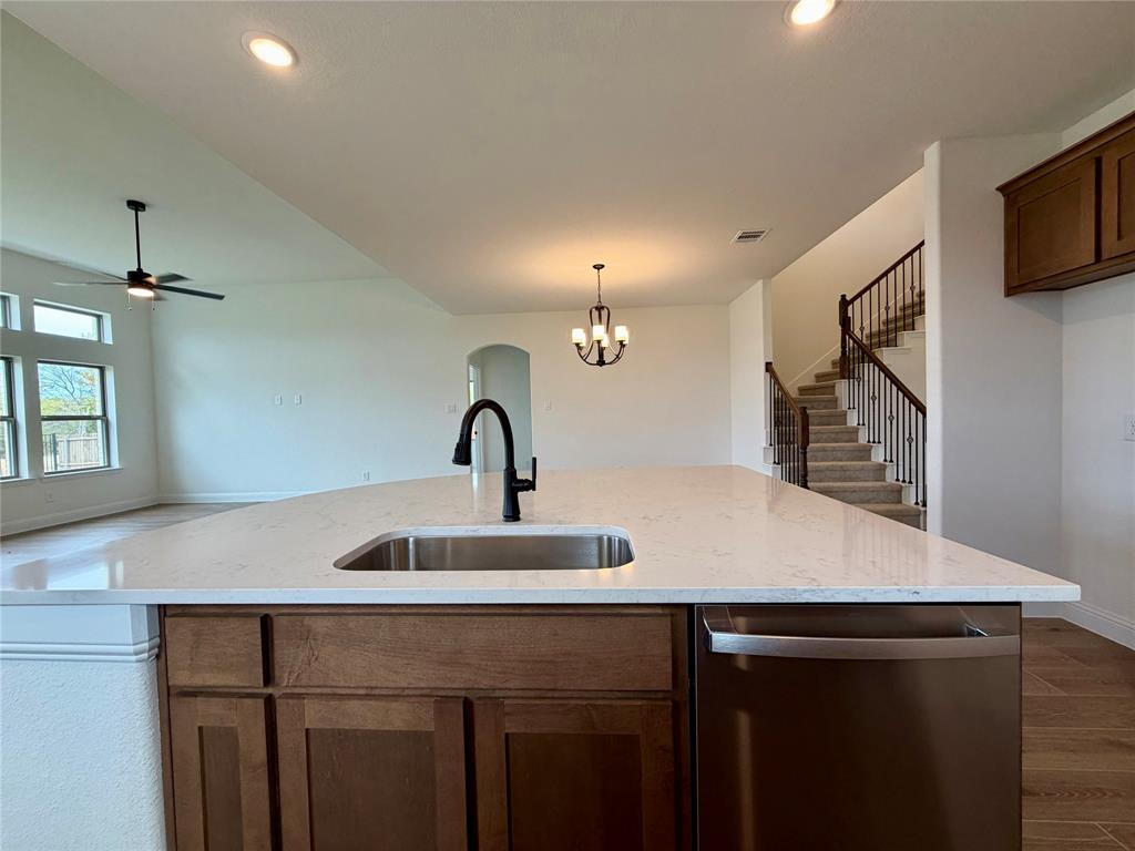 310 Devonshire Drive Property Photo 12