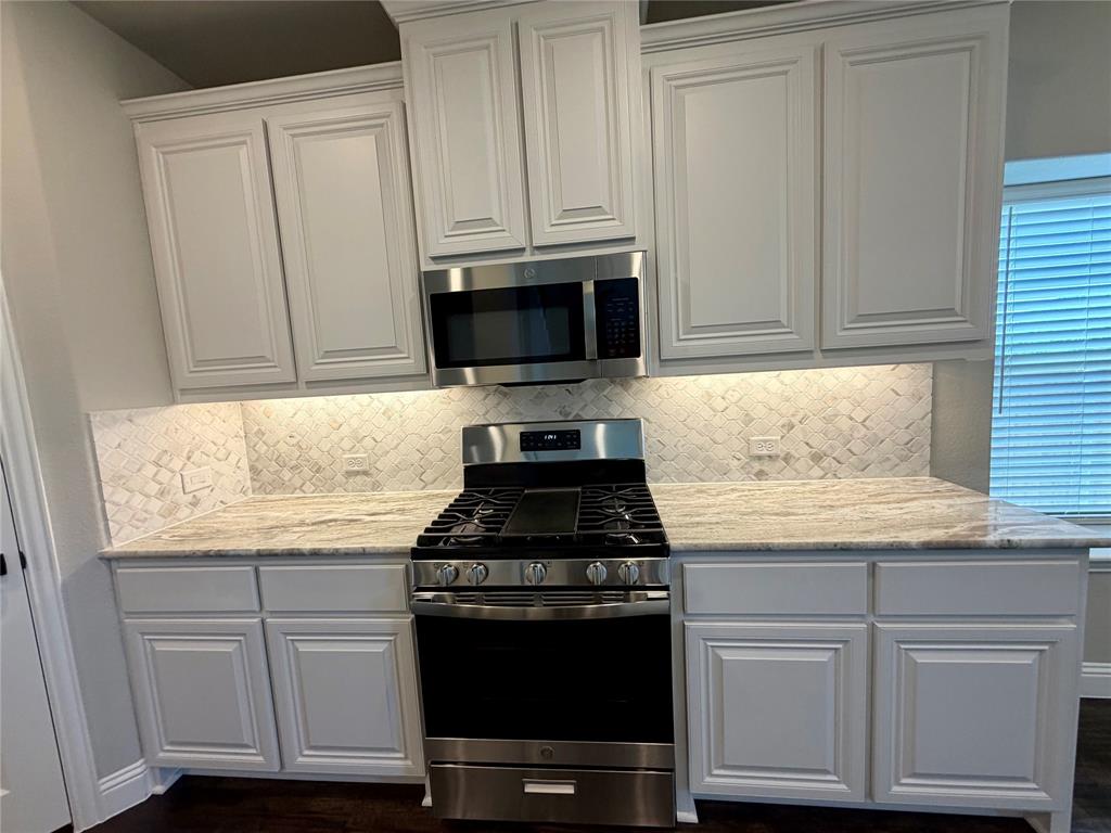 350 Devonshire Drive Property Photo 12
