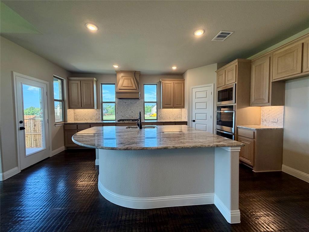 465 Aldred Street Property Photo 10