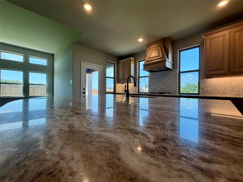 465 Aldred Street Property Photo 12