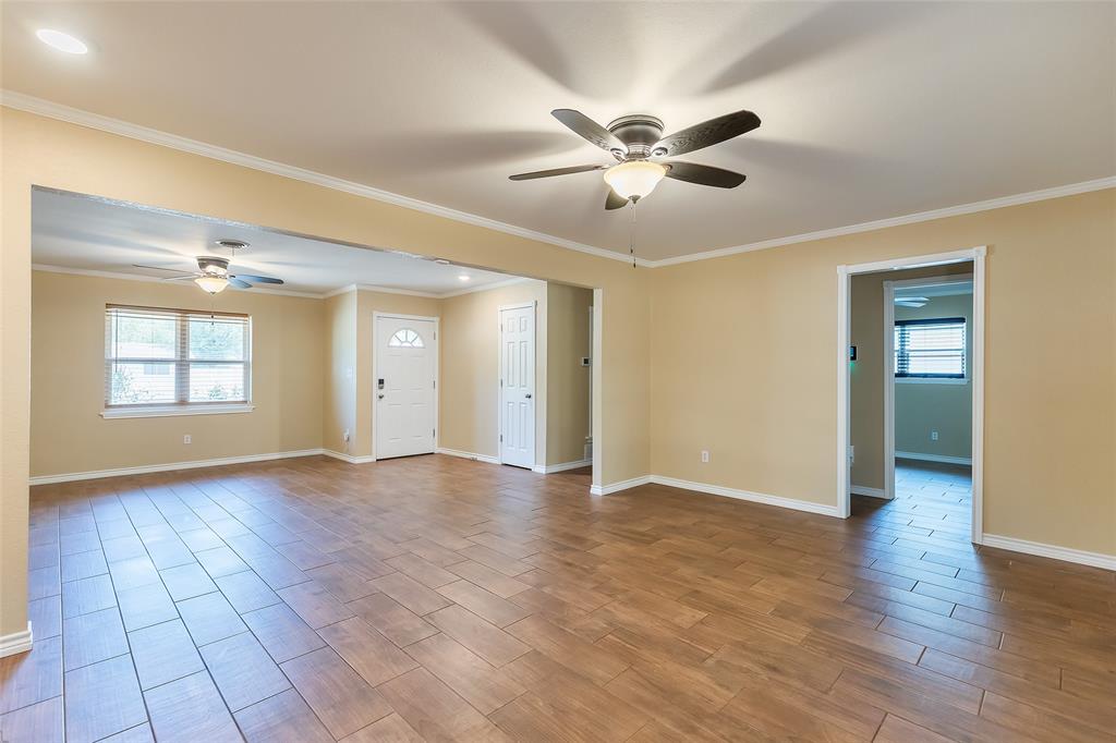 1702 Glendale Drive Property Photo 6