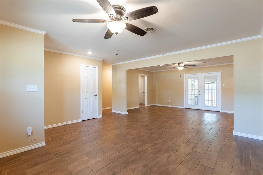 1702 Glendale Drive Property Photo 7