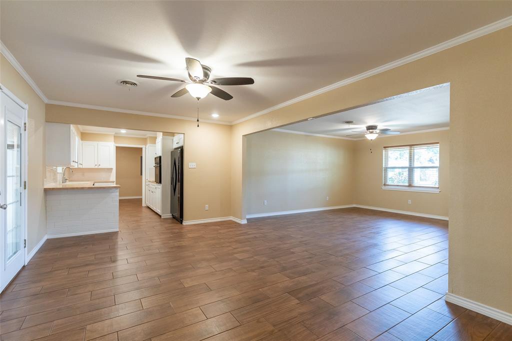1702 Glendale Drive Property Photo 8