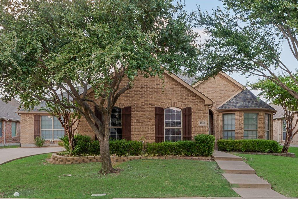 1009 Dancing Waters Avenue Property Photo 1