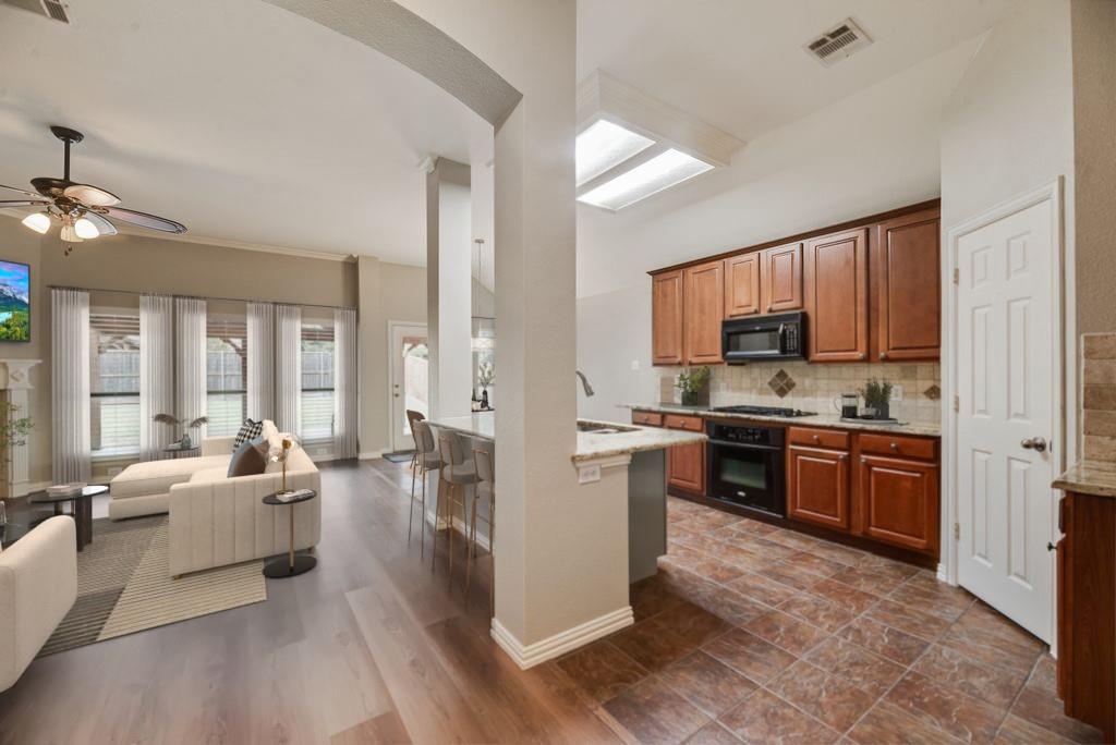 1009 Dancing Waters Avenue Property Photo 12