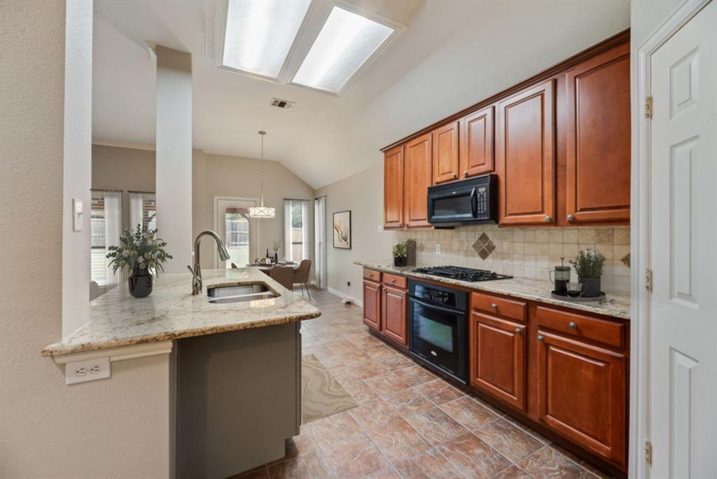 1009 Dancing Waters Avenue Property Photo 13