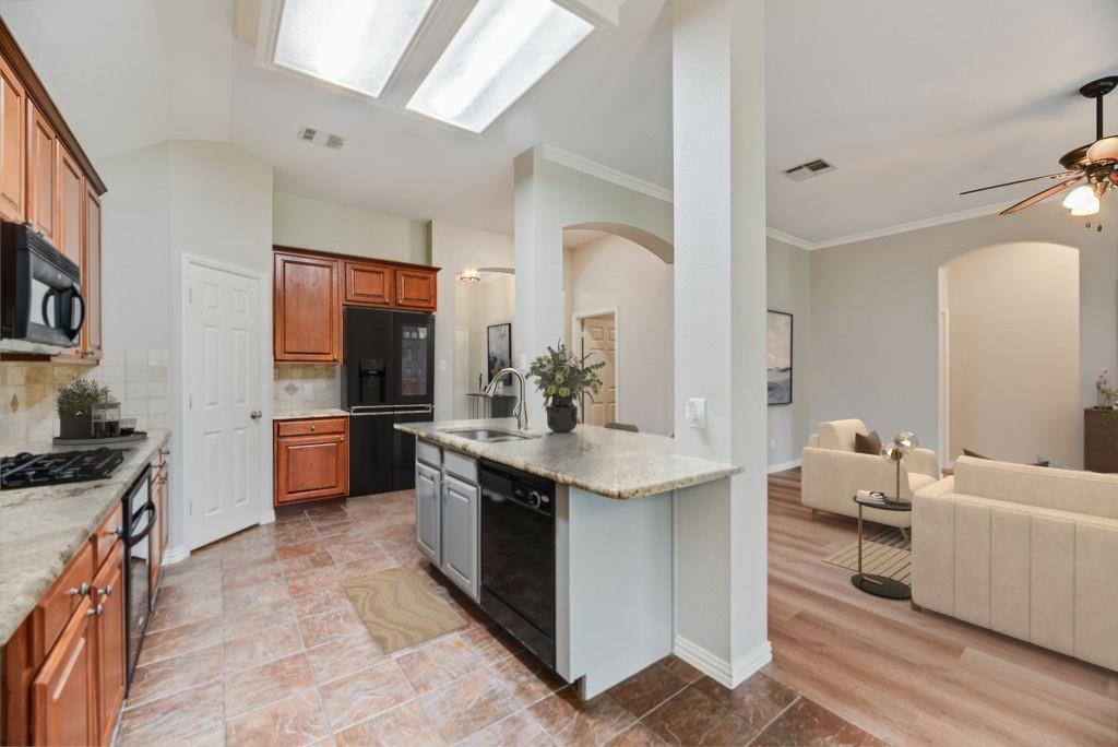 1009 Dancing Waters Avenue Property Photo 14