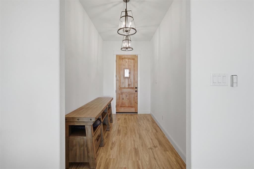 6941 Eagle Creek Drive Property Photo 7