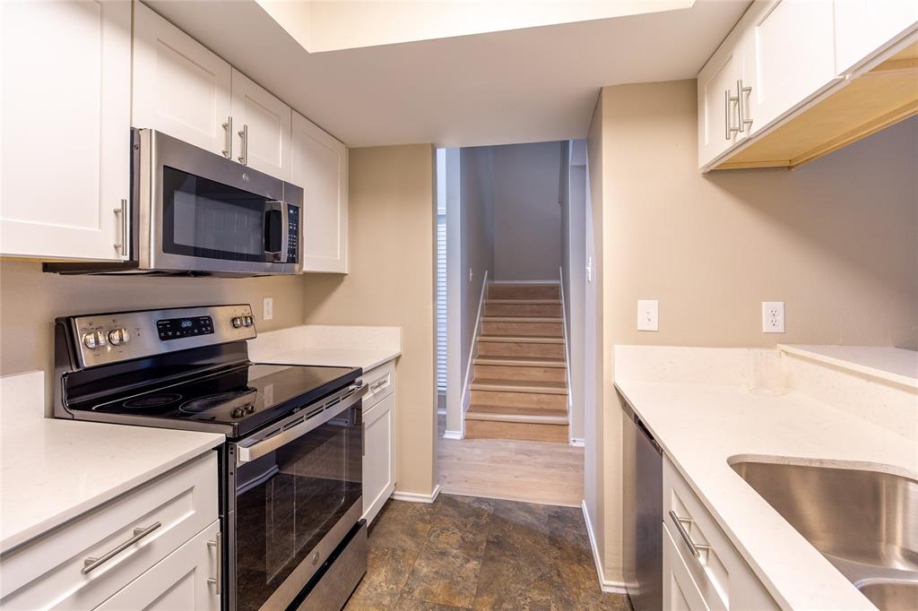 13234 Woodbend Lane Property Photo 9