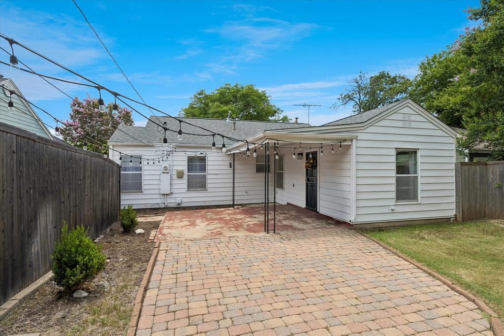 4708 Calmont Avenue Property Photo 22