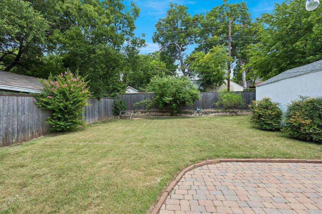 4708 Calmont Avenue Property Photo 23