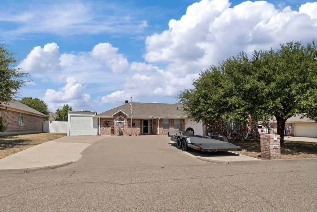105 Topaz Circle Property Photo 1