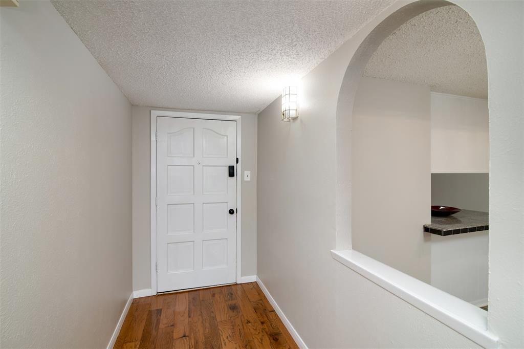 2937 Carnaby Lane Property Photo 4