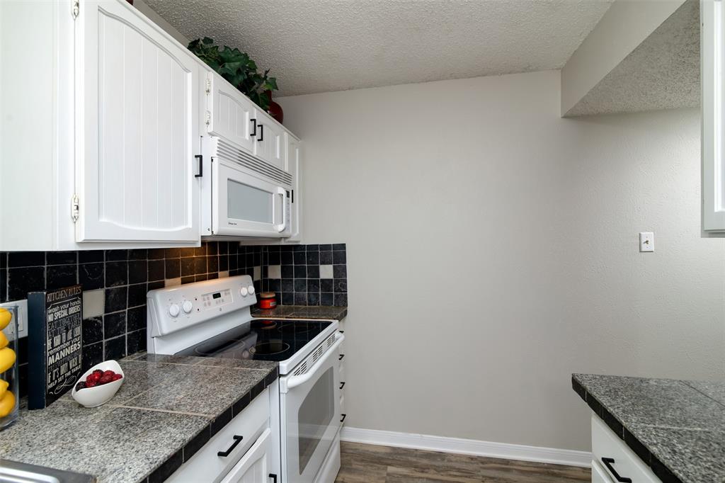 2937 Carnaby Lane Property Photo 8