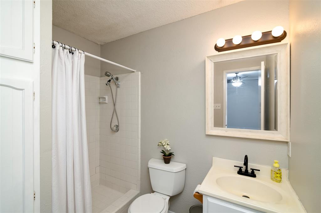 2937 Carnaby Lane Property Photo 11
