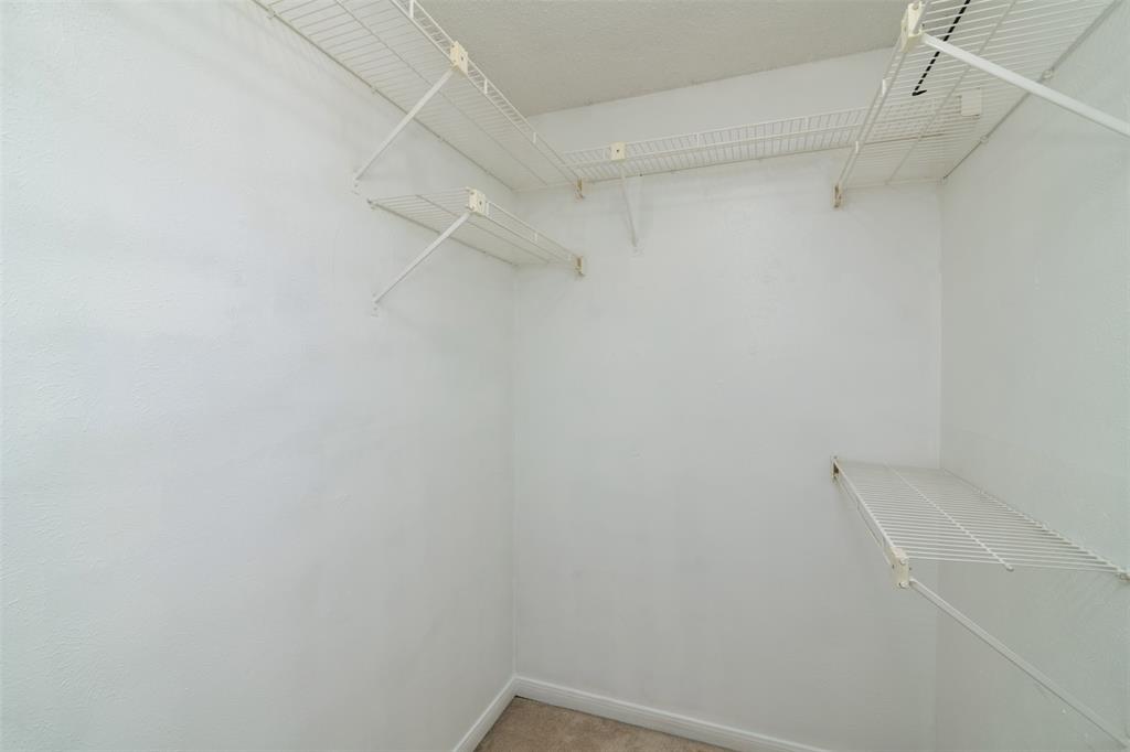 2937 Carnaby Lane Property Photo 12