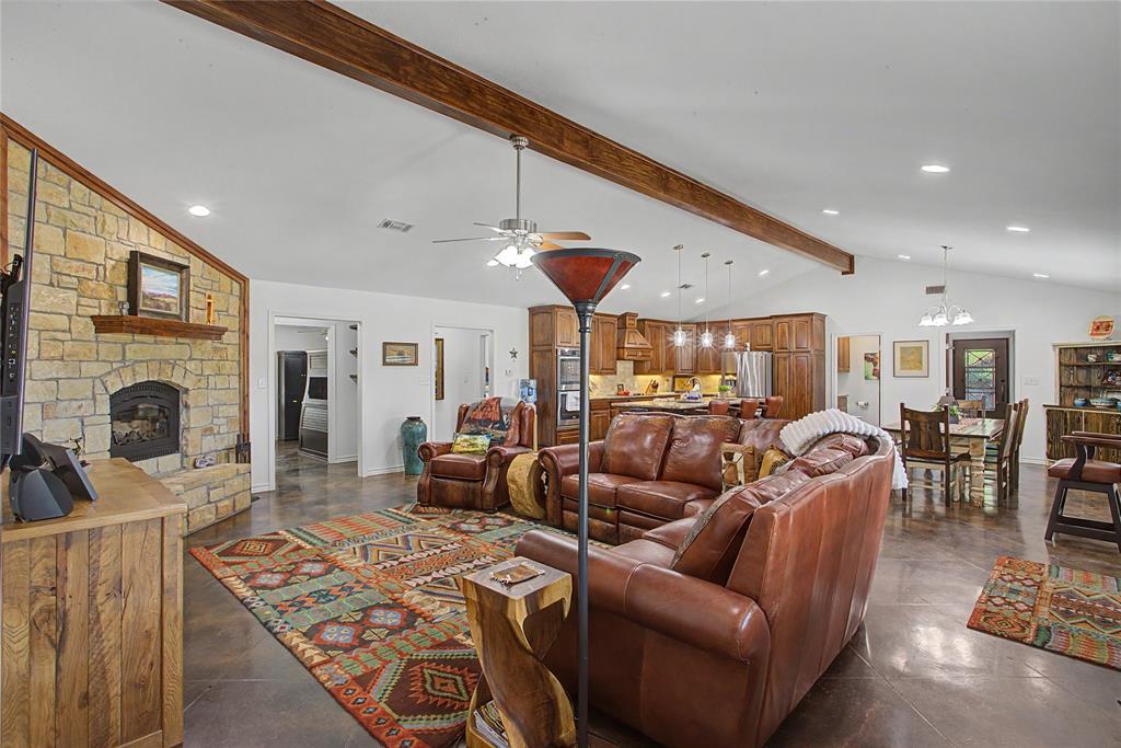 2728 S Fm 129 Property Photo 4