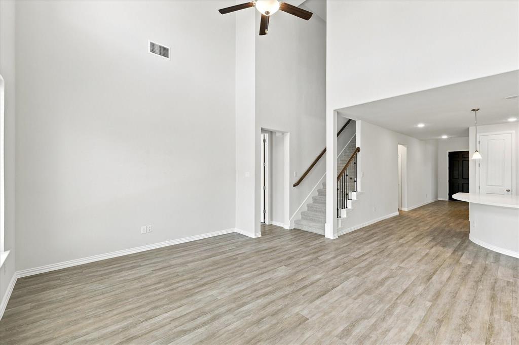 1005 Rosebay Drive Property Photo 7