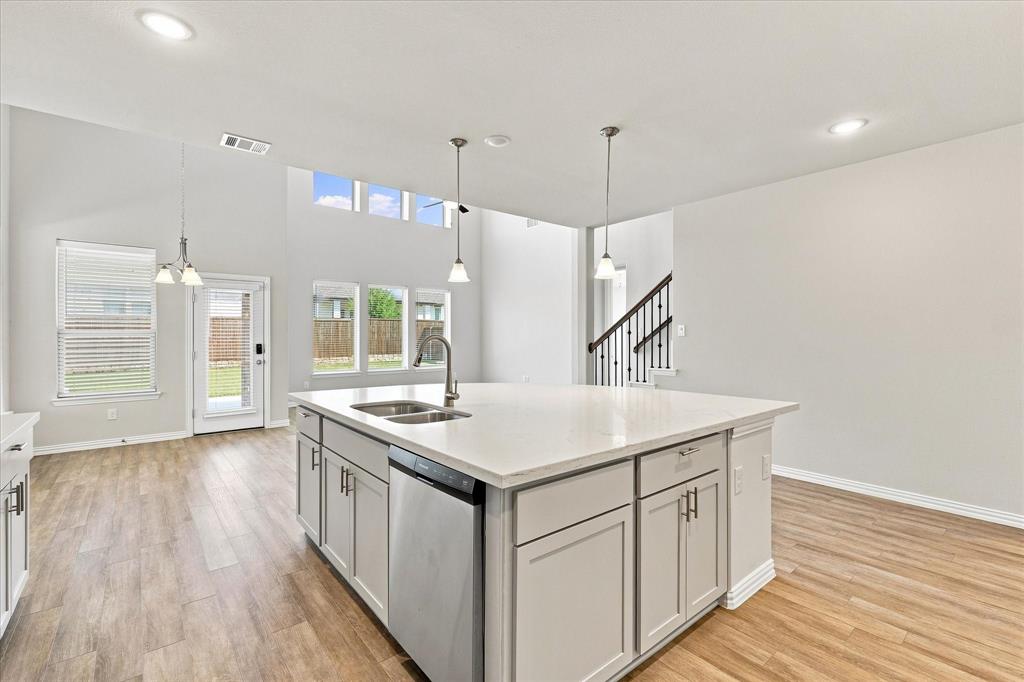 1005 Rosebay Drive Property Photo 10
