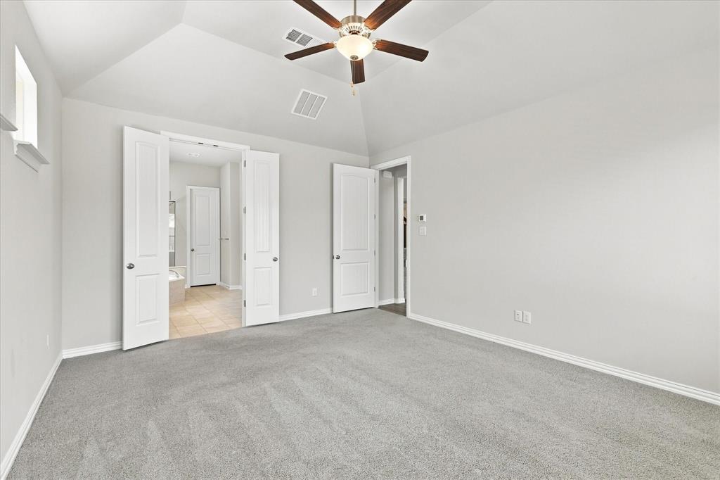 1005 Rosebay Drive Property Photo 16