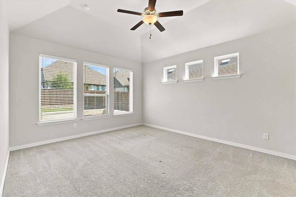 1005 Rosebay Drive Property Photo 17