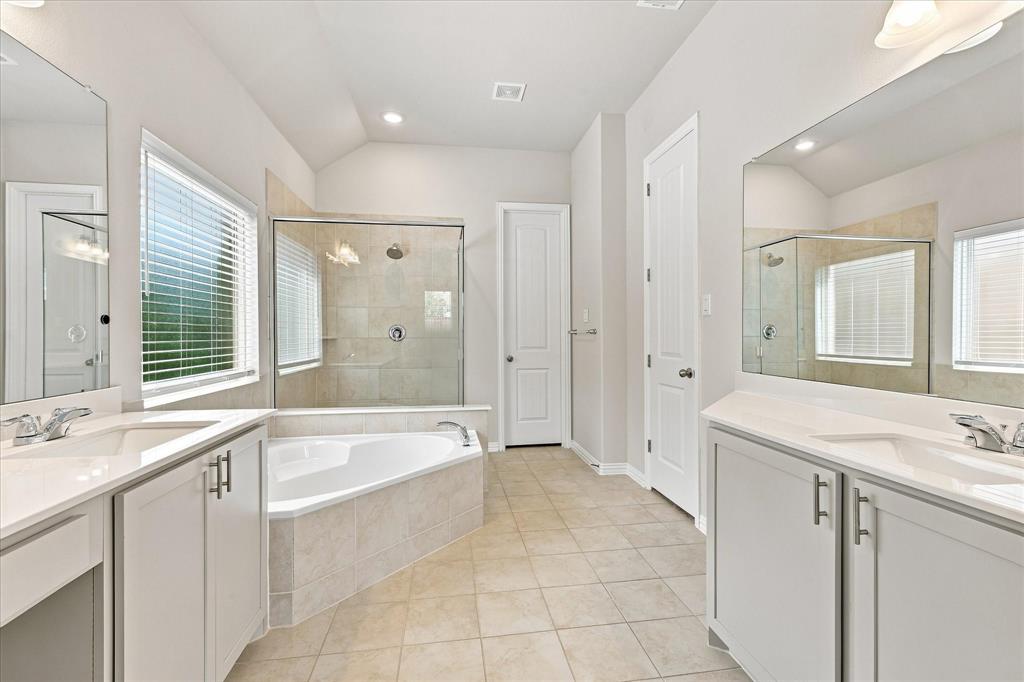 1005 Rosebay Drive Property Photo 19