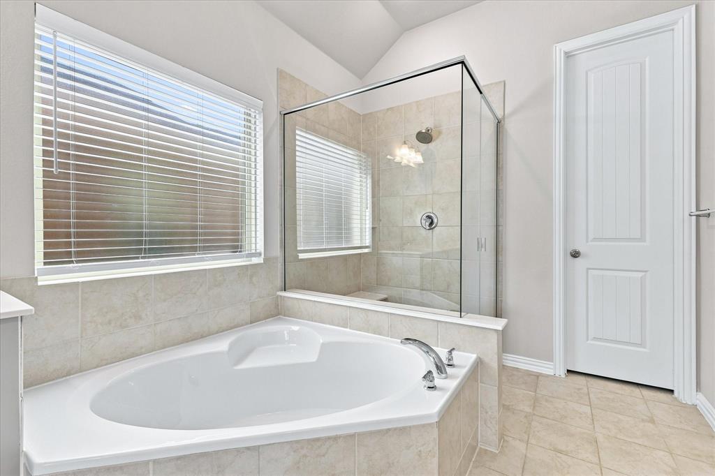 1005 Rosebay Drive Property Photo 23