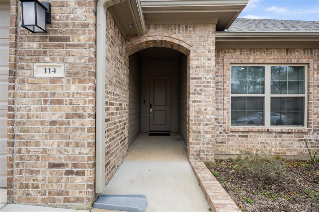 114 Rose Row Property Photo 4